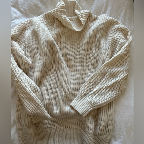 Aritzia Sweaters - Aritzia Wilfred Montpellier sweater - size L